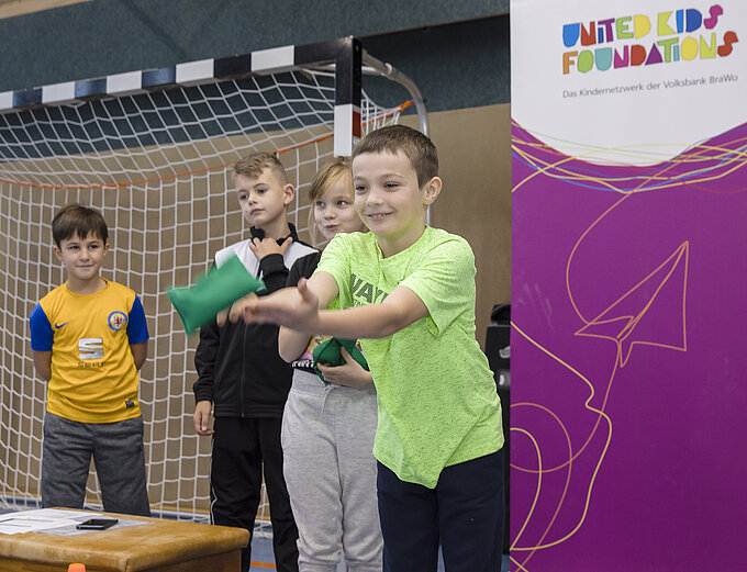 In der Grundschule Broistedt fand am 10.11.2021 der Auftakt von deinsport.de in der BraWo-Region statt. Fotos: Volksbank BraWo, Peter Sierigk In der Grundschule Broistedt fand am 10.11.2021 der Auftakt von deinsport.de in der BraWo-Region statt. Fotos: Volksbank BraWo, Peter Sierigk