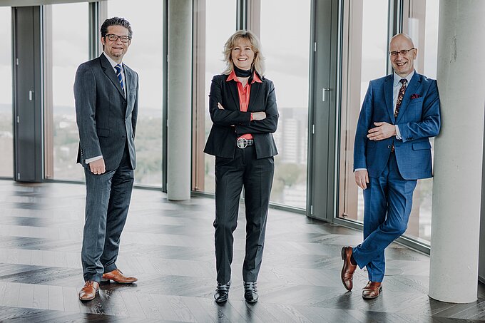 Stefan Honrath, Claudia Kayser und Carsten Ueberschär (v.l.n.r.) bilden den Gründungsvorstand der BraWo Stiftergemeinschaft Stefan Honrath, Claudia Kayser und Carsten Ueberschär (v.l.n.r.) bilden den Gründungsvorstand der BraWo Stiftergemeinschaft