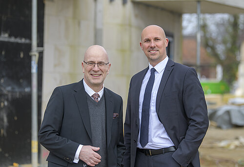 Stefan Honrath (links), Direktionsleiter Peine, und André Bonitzke, Privatkundenleiter Markt Braunschweig/Peine/Salzgitter, sprechen im Interview über die Zeit der Sprengungen und geben einen Ausblick auf den aktuellen Planungsstand im Kreis Peine.