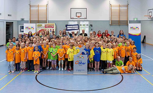 Alle Schülerinnen und Schüler der Grundschule Jembke wurden vom großen Sport-Oskar-Fest motiviert. Credit: Volksbank BRAWO/Isabell Massel Alle Schülerinnen und Schüler der Grundschule Jembke wurden vom großen Sport-Oskar-Fest motiviert.