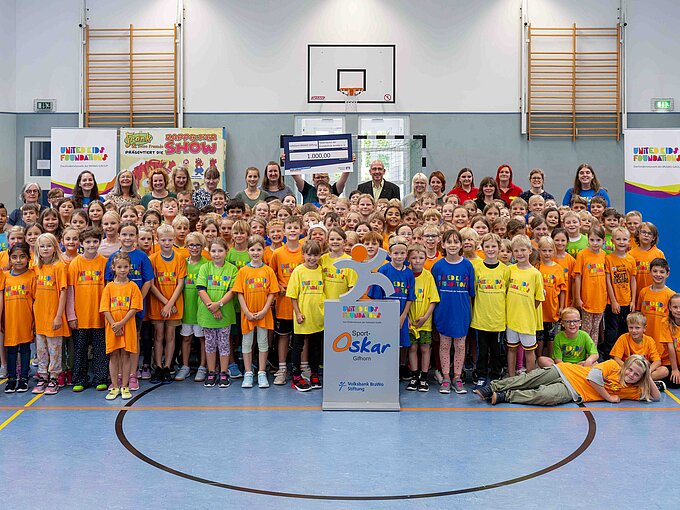 Alle Schülerinnen und Schüler der Grundschule Jembke wurden vom großen Sport-Oskar-Fest motiviert. Credit: Volksbank BRAWO/Isabell Massel Alle Schülerinnen und Schüler der Grundschule Jembke wurden vom großen Sport-Oskar-Fest motiviert.