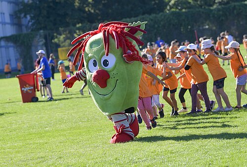 Gemeinsam an einem Strang ziehen: Der Sport-Oskar setzt auf Miteinander statt Gegeneinander. Foto: Volksbank BRAWO