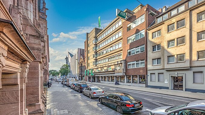 AOK-Gebäude Düsseldorf, Foto: FOM, Gordon Bussiek AOK-Gebäude Düsseldorf, Foto: FOM, Gordon Bussiek