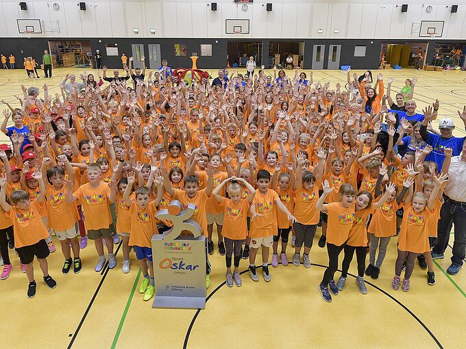 320 Kinder nahmen am großen Sport-Oskar-Festival an der Gifhorner Flutmulde teil. Foto: Volksbank BRAWO/Isabell Massel