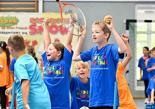 Die Schülerinnen und Schüler der Grundschule Jembke hatten viel Spaß beim Sport-Oskar. Credit: Volksbank BRAWO/Isabell Massel Die Schülerinnen und Schüler der Grundschule Jembke hatten viel Spaß beim Sport-Oskar.