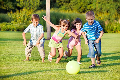 Nach Corona - durch gezielte Projektarbeit kehrt die Freude der Kinder zurück. / Foto: shutterstock