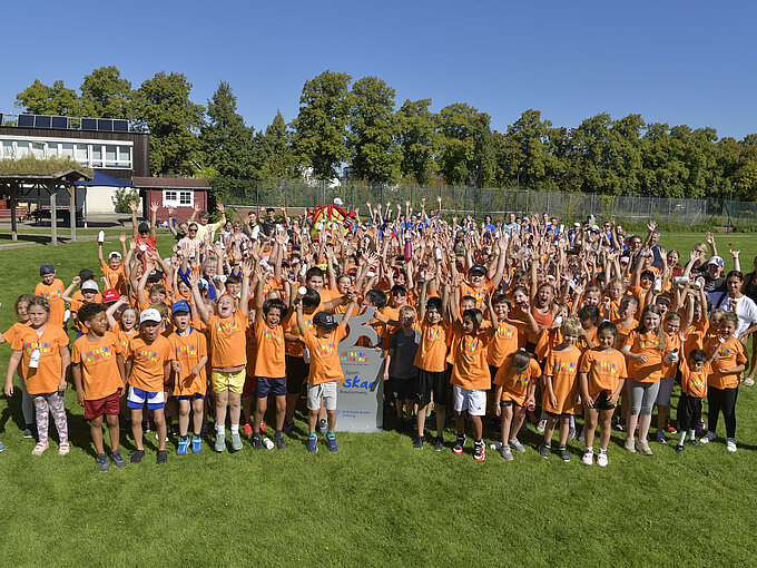 360 Kinder jubeln beim Sport-Oskar-Festival im Sportzentrum der TU Braunschweig. Foto: Volksbank BRAWO